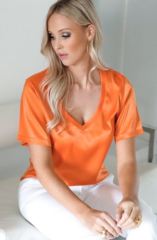 The Perfect Shiny Tshirt V-neck - Orange